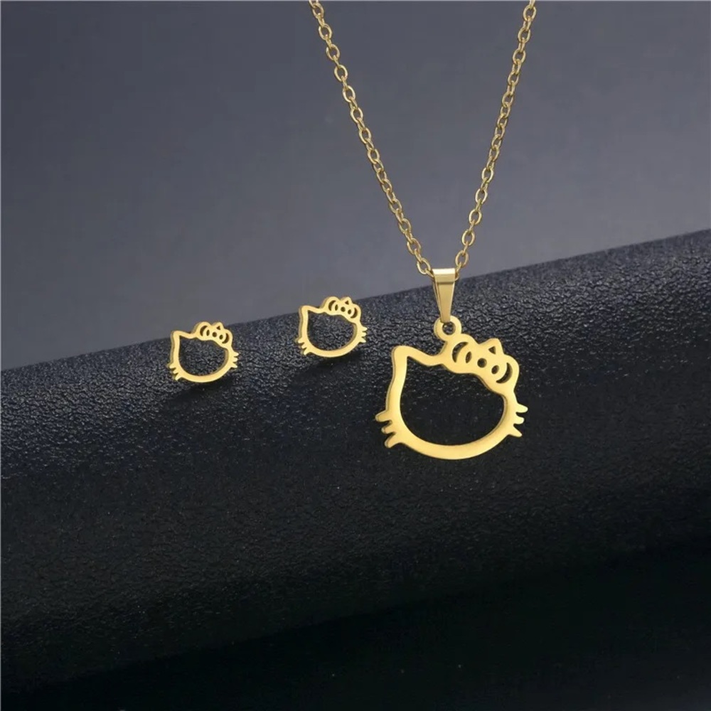 Gold tone Hello Kitty Pendant Necklace and Earrings Set